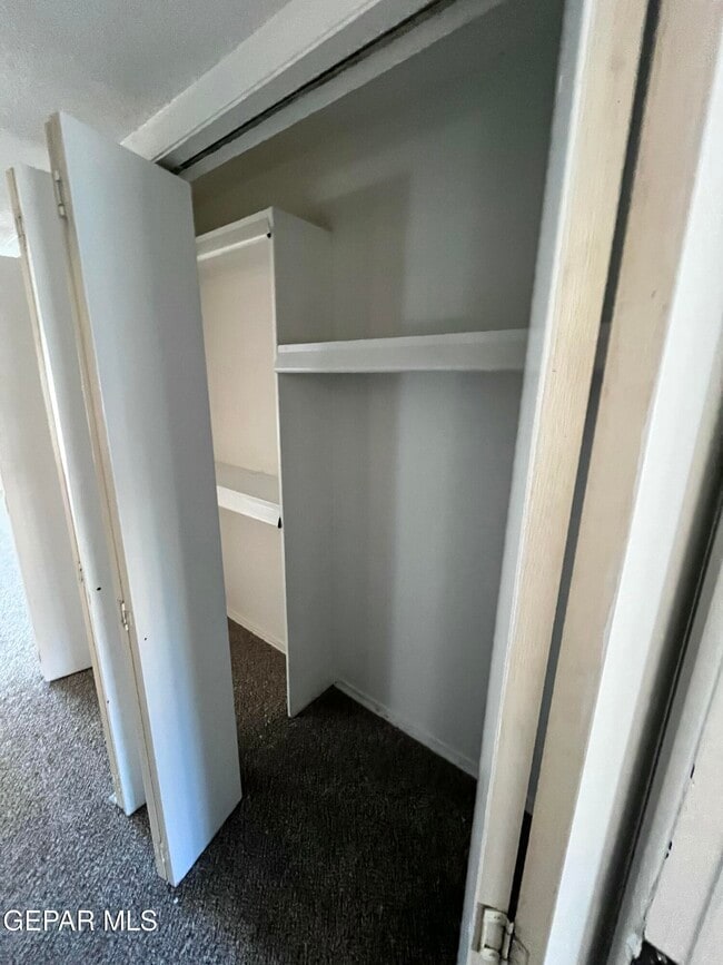 Building Photo - 10418 Ashwood Dr