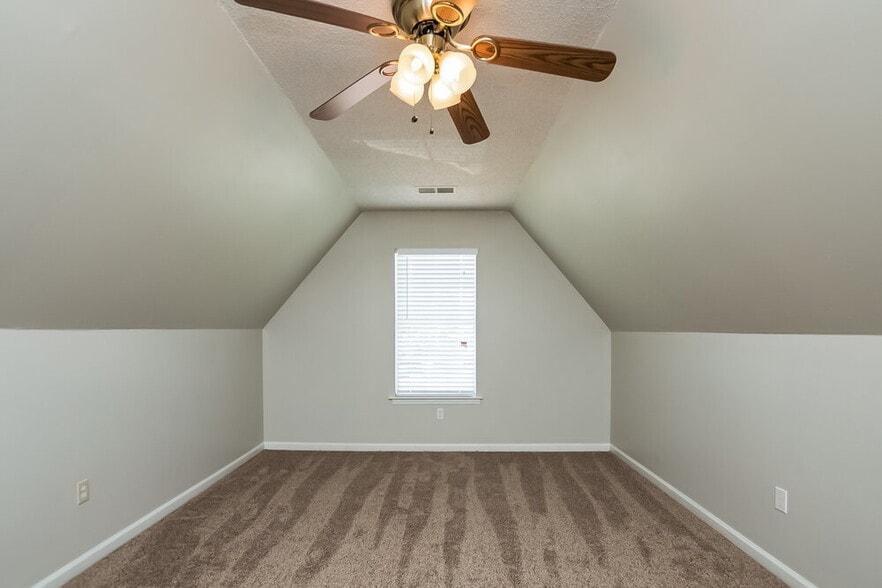 Building Photo - 5726 Sparrow Run