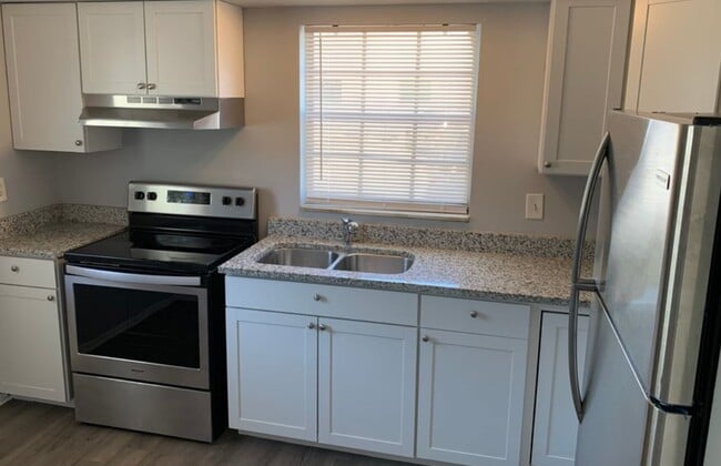 Building Photo - Pelican Grove Apartments