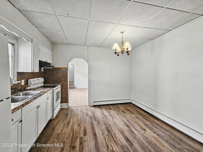Building Photo - 949 Carmalt St