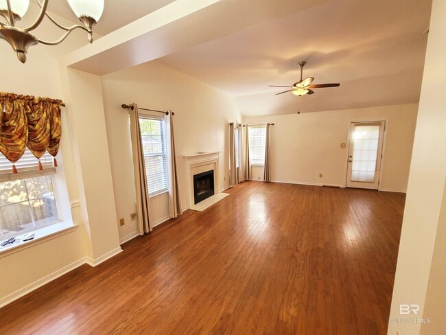 Building Photo - 123 Melanie Loop