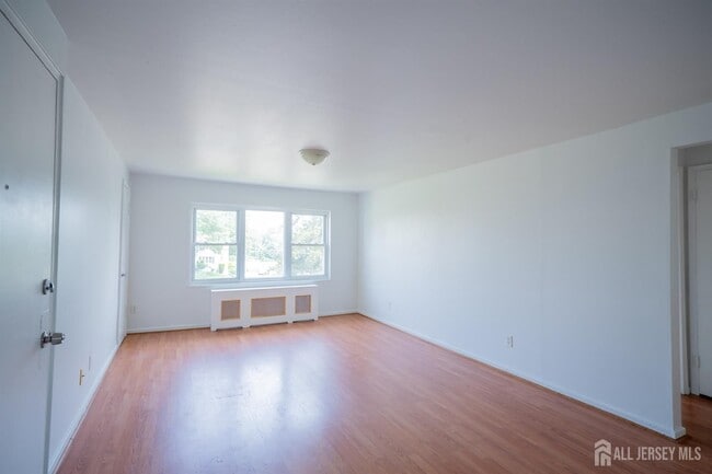 Building Photo - 44 B Garfield Park-44