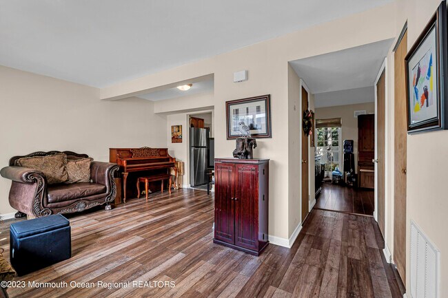 Building Photo - 47 Mizzen Dr