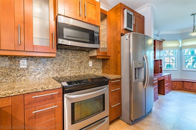 Building Photo - 16061 Emerald Cove Rd