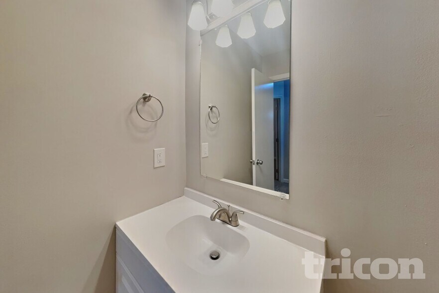 Building Photo - 4205 Traders Dock Ct