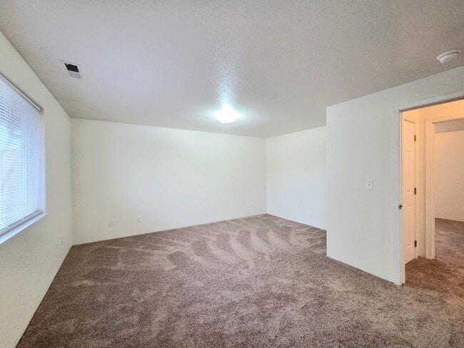 Building Photo - 1409 Maple St