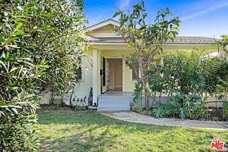 Building Photo - 11970 Darlington Ave