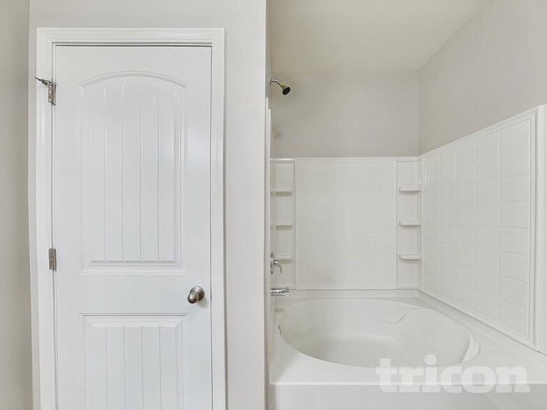 Building Photo - 7802 Bluefin Trail