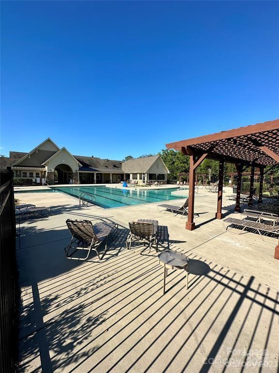 Building Photo - 10413 Honeyfur Ct
