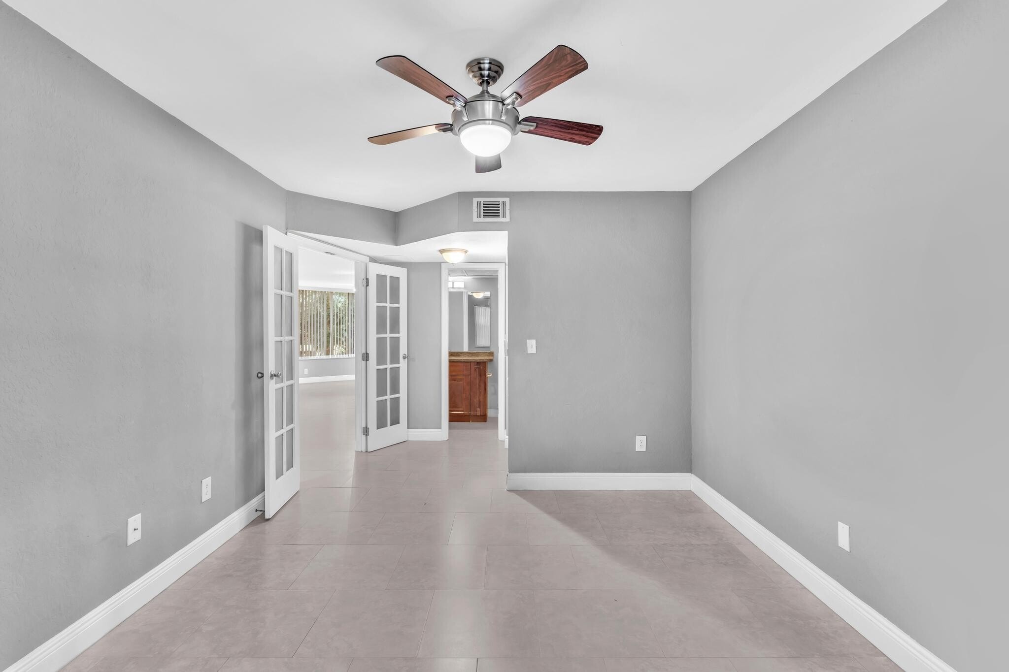 Building Photo - 2881 N Oakland Forest Dr