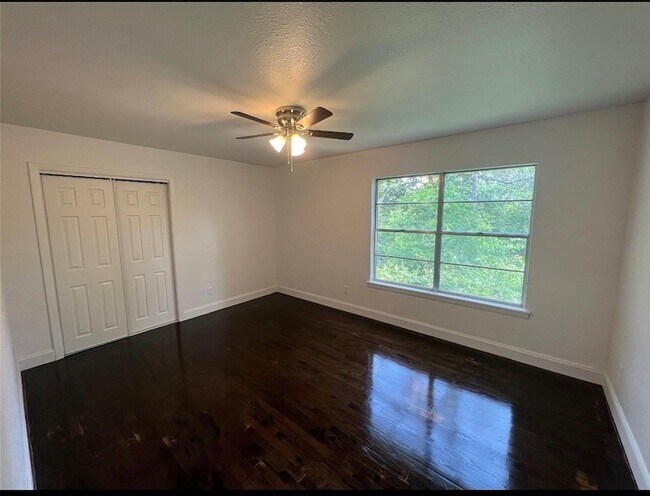 Building Photo - 7012 TX-56