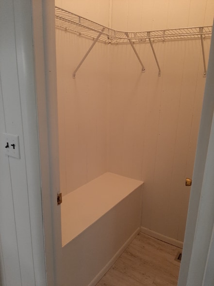 Building Photo - 114 S High St