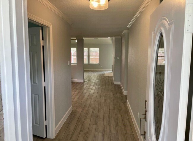 Building Photo - 3116 Creek Bank Ln