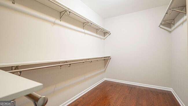 Building Photo - 3731 Ivy Lawn Dr NE