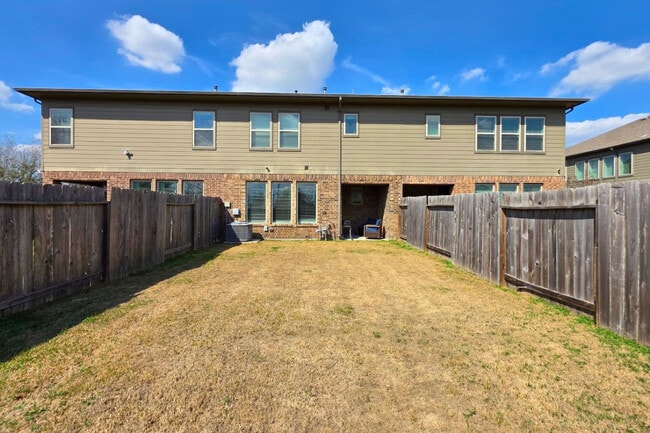 Building Photo - 3803 Lancer Cir