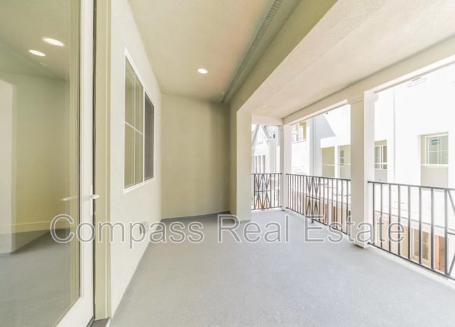 Building Photo - 37621 Estuary St