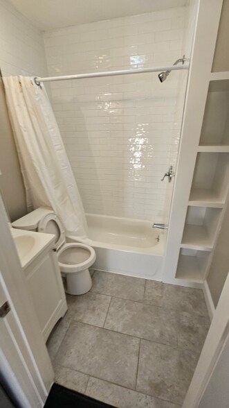 Building Photo - 244 Notre Dame Ave