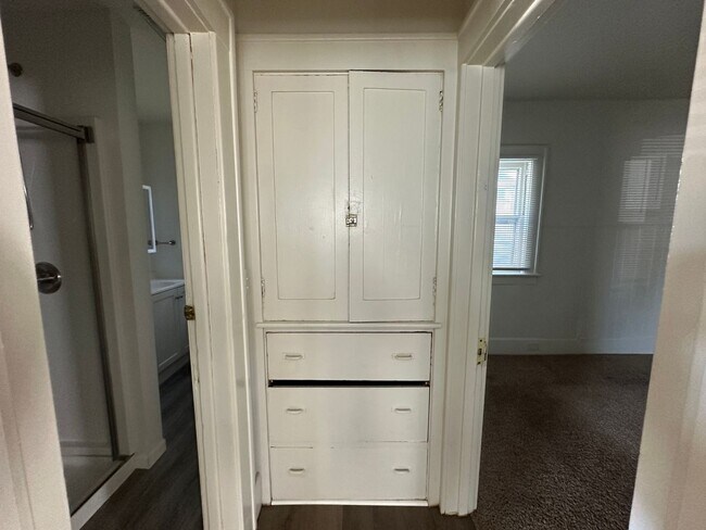 Building Photo - Wesley St 336-338 W