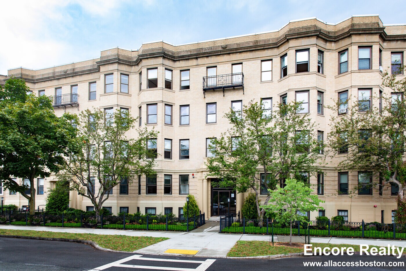 Building Photo - 29 Park Dr