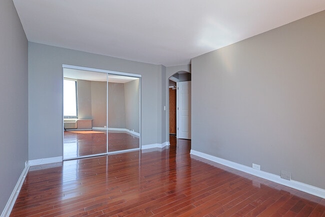 Building Photo - 155 N Harbor Dr