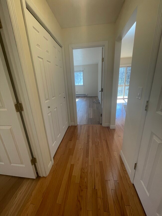 Building Photo - 434 Fox Run Ln