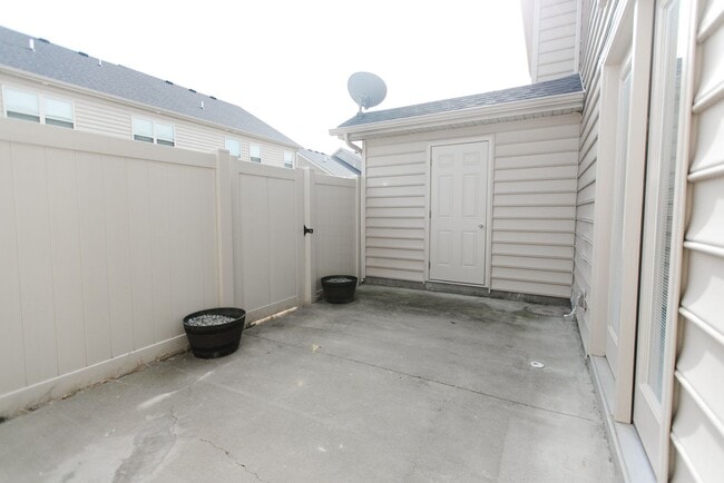 Building Photo - 924 Gamely Wy