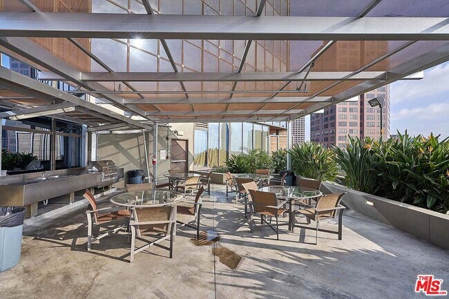 Building Photo - 1100 Wilshire Blvd