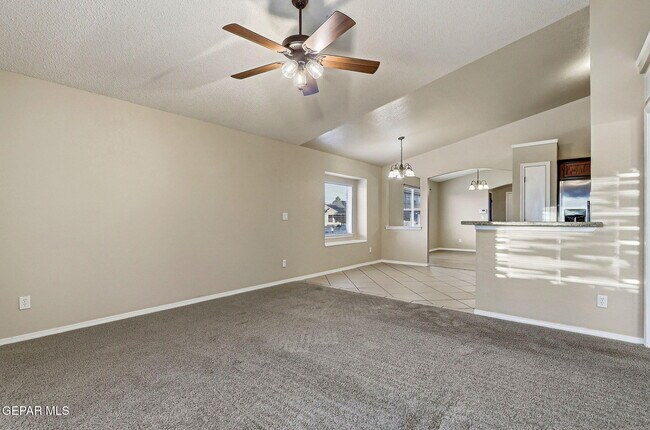 Building Photo - 732 Desert Sage Dr