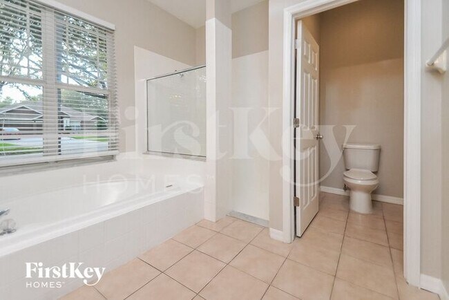 Building Photo - 1102 Lumsden Trace Cir