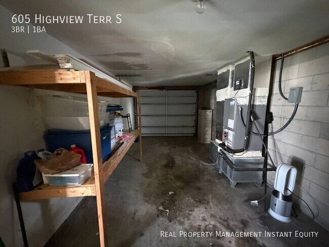 Building Photo - 605 Highview Terrace S
