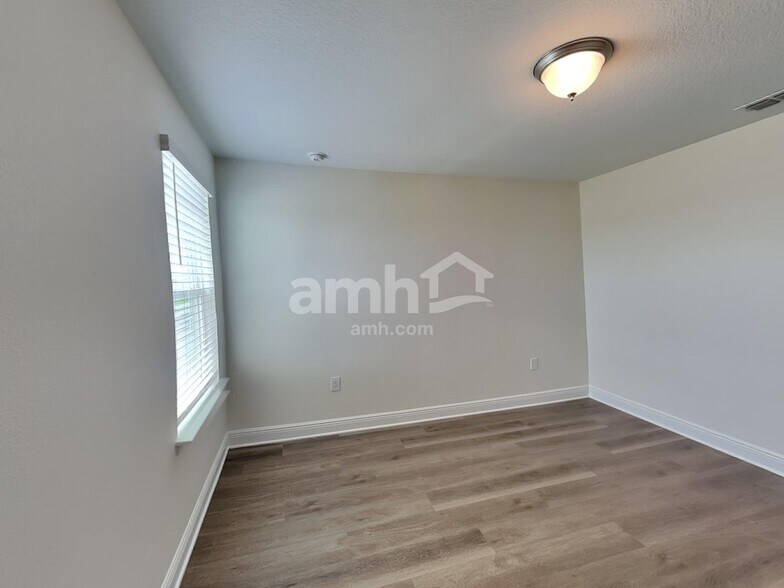 Building Photo - 1085 Heavenly Dr