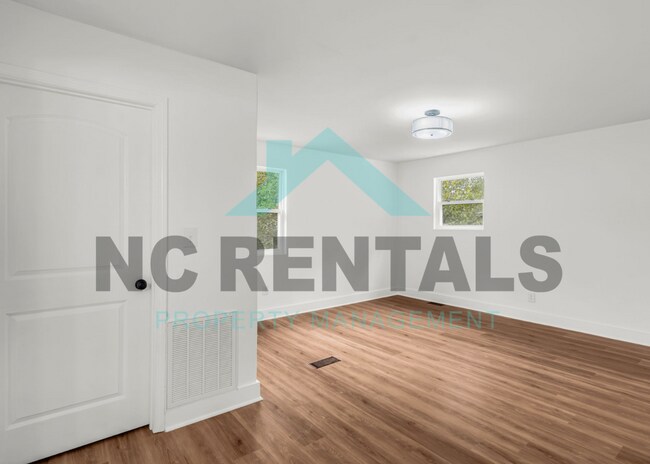 Building Photo - 815 Corona St