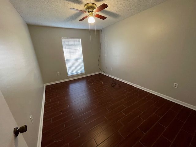 Building Photo - 15016 Lynbrook Dr