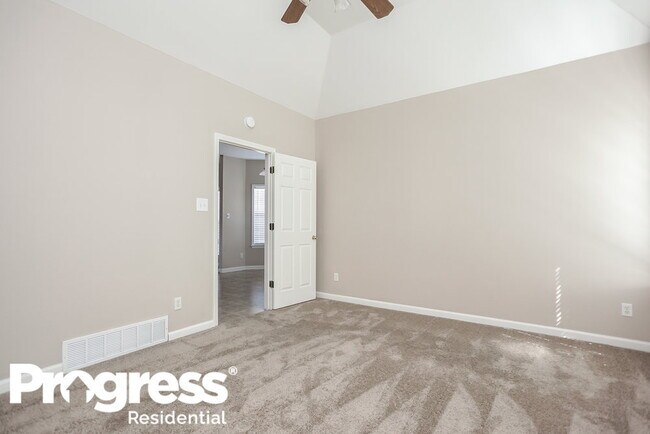 Building Photo - 984 Cully Rd
