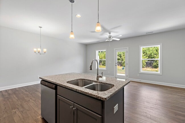 Building Photo - 416 Barrington Row Ave