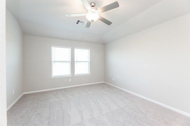 Building Photo - 2031 Stella Pne Dr