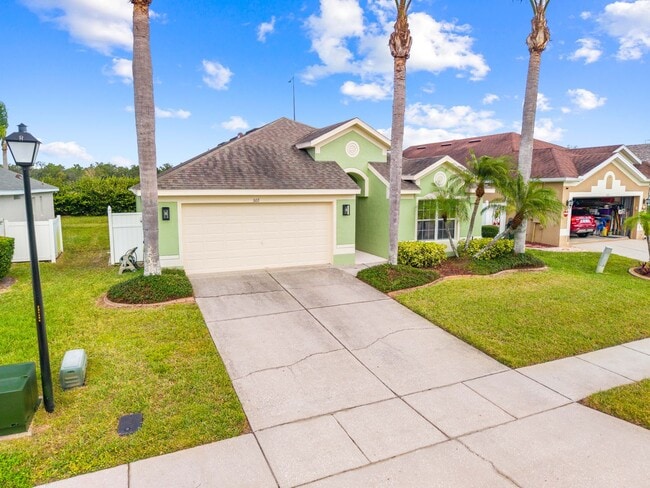 Building Photo - Immaculate 3 Bedroom Home in Gated Community - Stonefield