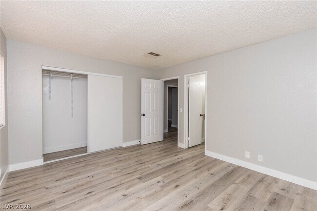 Building Photo - 3151 N Soaring Gulls Dr