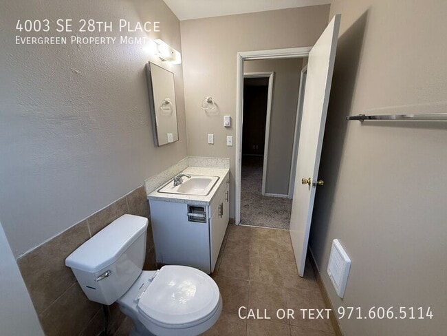 Building Photo - 4003 SE 28th Pl