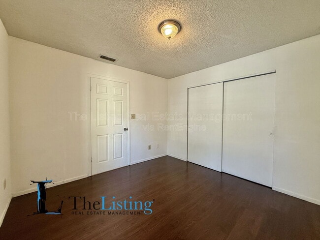 Building Photo - 8724 Mallard Reserve Dr