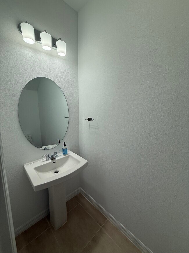 Building Photo - 8733 Winter Breeze Wy