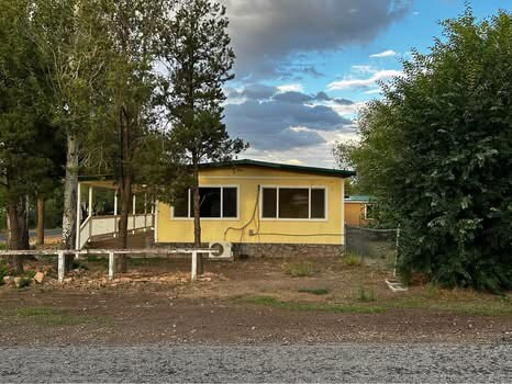 Building Photo - 111 E 7th St