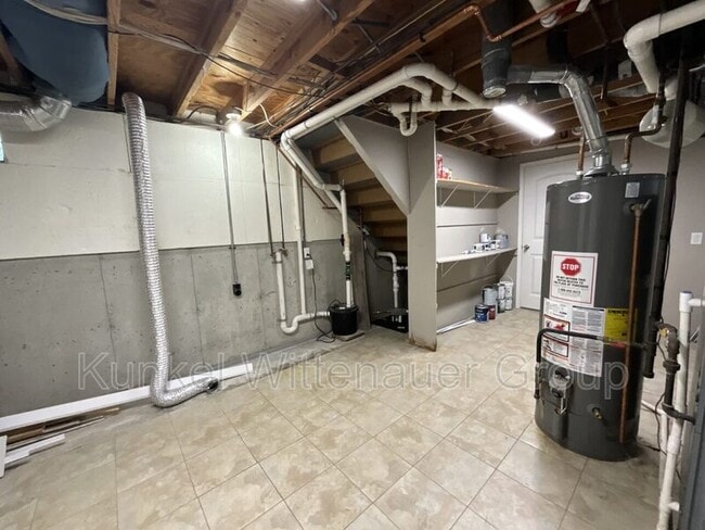 Building Photo - 801 W Nixon Dr