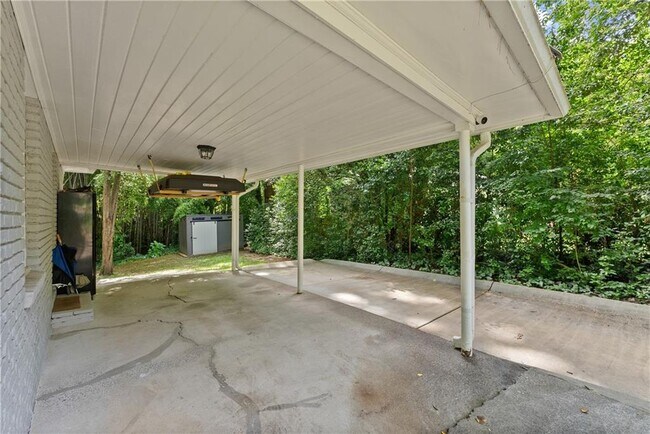 Building Photo - 269 Terrydale Dr SE