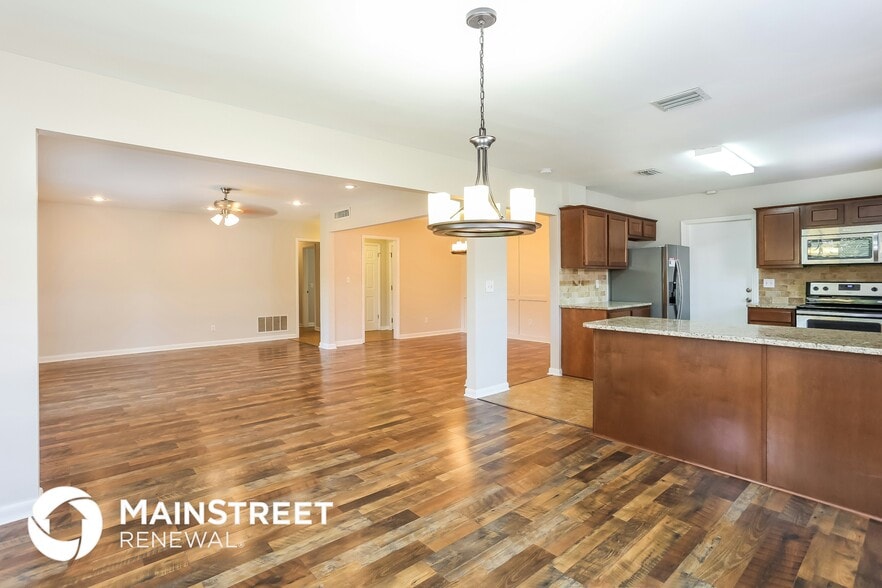 Building Photo - 1217 Brookmont Ave E