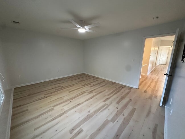 Building Photo - Spacious 2 Bedroom Luxury Condo with Pool Access – Wilmington, NC