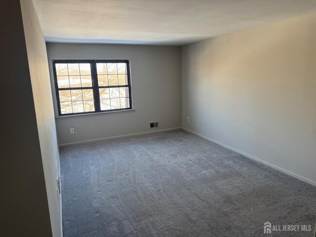 Building Photo - 251 Alpine Way