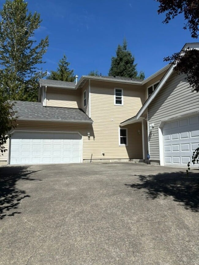 Building Photo - 3301 Park Ln
