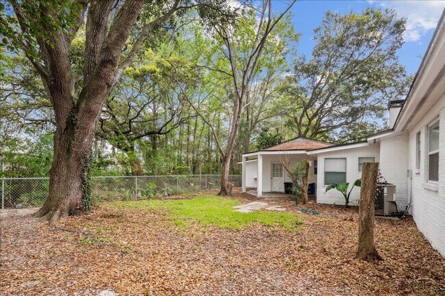 Building Photo - 3/2 with 1/1 In Law Suite in  Heritage Farms Orange Park South