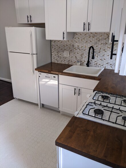 Kitchen - 1528 Olive St